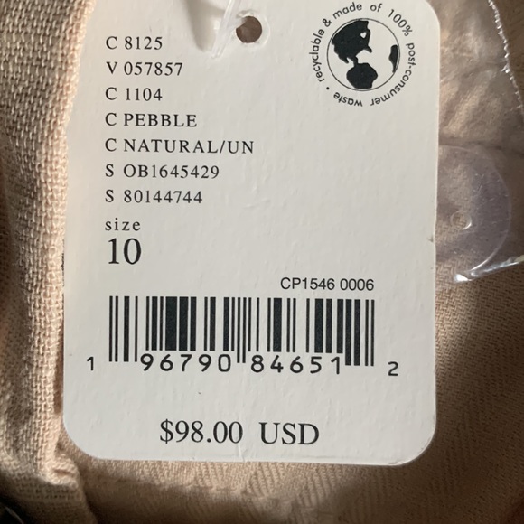 Free People sand colored linen shorts. - Picture 7 of 7